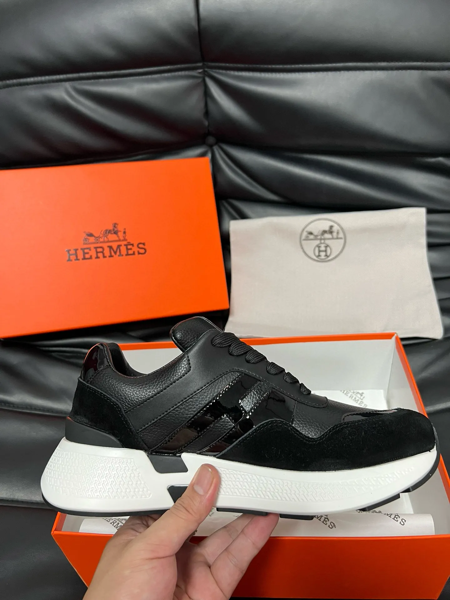 [HERMES] Hermès men's shoes 💰540💰 - High-end quality original order - Upper: 🔝 tumbled calfskin, suede calfskin, shoe body sewn with H pattern - Inner: water-dyed cowhide - Outsole: ultra-light T men's shoes 💰U foam rubber; two-color molded outsole - Super high quality control, fine workmanship: highlighted (high-end, luxury, grade) -Size : 39-44 (38, 45 can be customized)